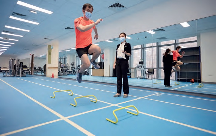  ​At its new home in Outram Community Hospital, the department boasts gyms and state-of-the-art equipment. The racing track (above) is not just for patients with sports-related issues but also for those with conditions like Parkinson’s and stroke. A mirror alongside the track provides feedback for body posture and biomechanical alignment.