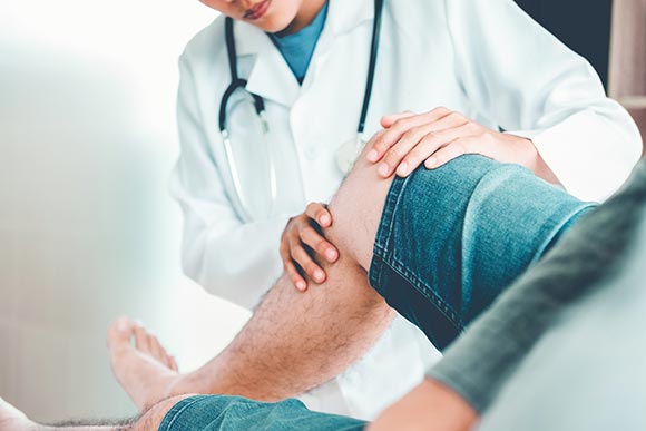 kneecap injury conditions and treatments